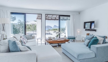 Resa Estates Ibiza can Viv tourist license sale koop living room.jpg